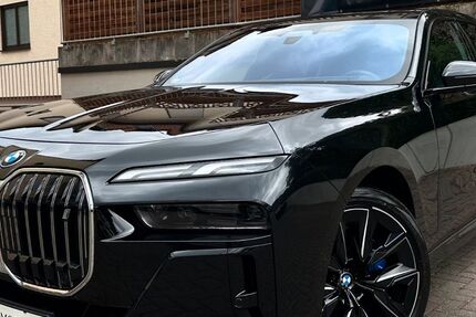 BMW i7 72.000 km 75.989 &euro; Wiesbaden 65205