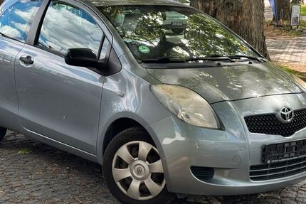 Toyota Yaris 73.000 km 1.999 &euro; Wiesbaden 65201