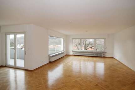 Wohnung Eppstein-Vockenhausen Vockenhausen - 4.5 Zimmer, 145 m&sup2;, 1.350&euro; | Angebot:27475611
