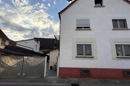 Haus Rüsselsheim am Main - 11 Zimmer, 585 m&sup2;, 895.000&euro; | Angebot:27463860