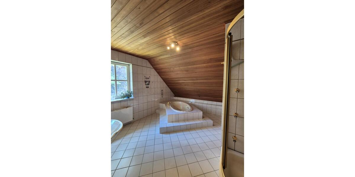 Einfamilienhaus Wiesbaden Nordost - 8 Zimmer, 275 m&sup2;, 785.000&euro; | Angebot:27453101