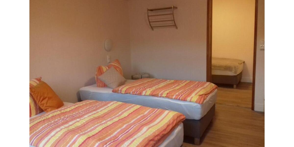Reihenhaus Weiler bei Bingen - 2 Zimmer, 220 m&sup2;, 200.000&euro; | Angebot:27196342