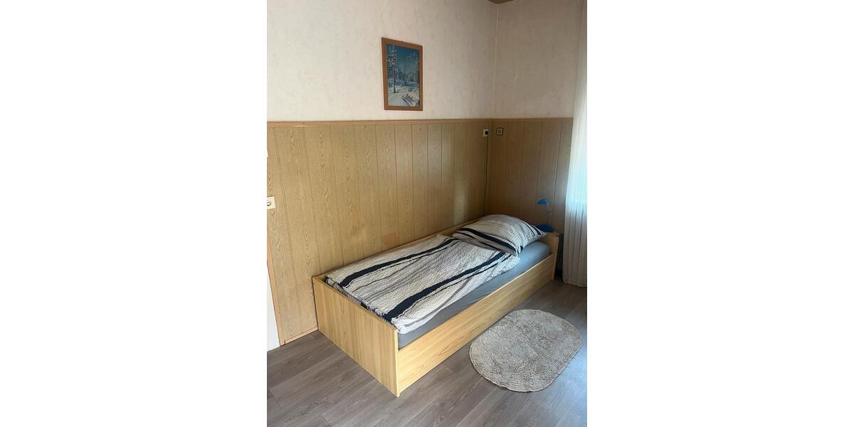 Doppelhaushälfte Kelkheim (Taunus) - 8 Zimmer, 210 m&sup2;, 650.000&euro; | Angebot:27233653