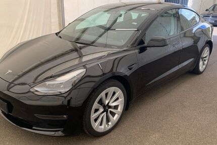 Tesla Model 3 45.602 km 35.282 &euro; Eschborn 65760