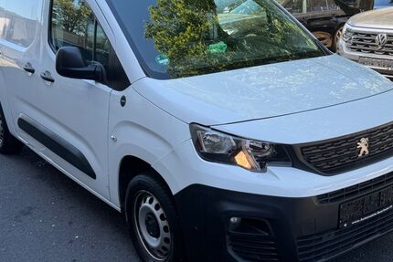 Peugeot Partner 112.000 km 11.999 &euro; Wiesbaden 65203
