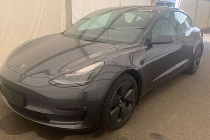 Tesla Model 3 25.427 km 31.422 &euro; Eschborn 65760